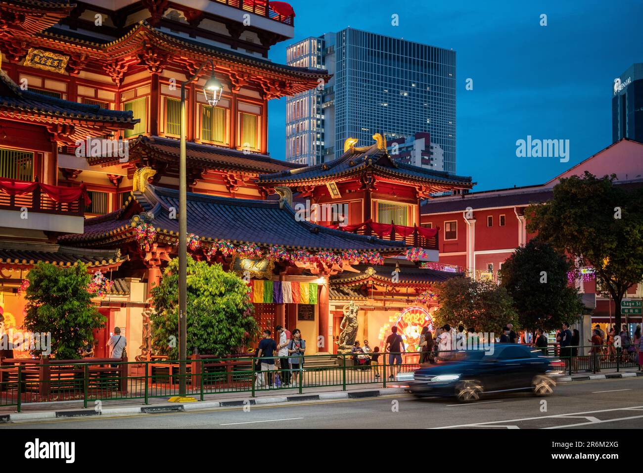 Esterno del Tempio della Reliquia del dente di Buddha, Chinatown, Central Area, Singapore, Sud-Est Asiatico, Asia Foto Stock