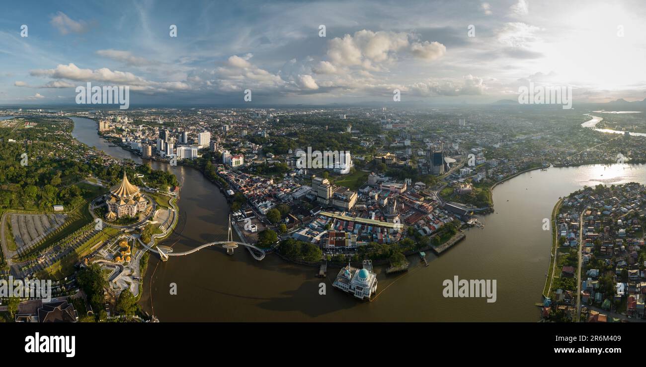 Fiume Sarawak, Kuching, Sarawak, Borneo, Malesia, Sud-est asiatico, Asia Foto Stock