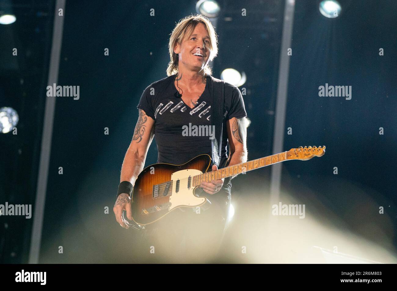 Keith Urban performs during the 2023 CMA Fest on Friday, June 9, 2023, at Nissan Stadium in Nashville, Tenn. (Photo by Amy Harris/Invision/AP) Foto Stock