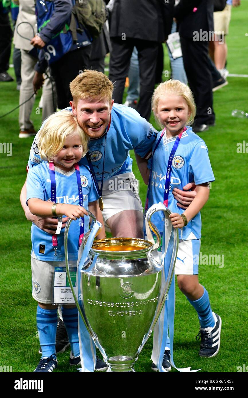 Istanbul, Turchia. 10th giugno, 2023. Kevin De Bruyne (17) di Manchester City ha festeggiato come vincitore della finale della UEFA Champions League tra Manchester City e l'Inter allo stadio Atatürk di Istanbul. (Photo Credit: Gonzales Photo/Alamy Live News Foto Stock