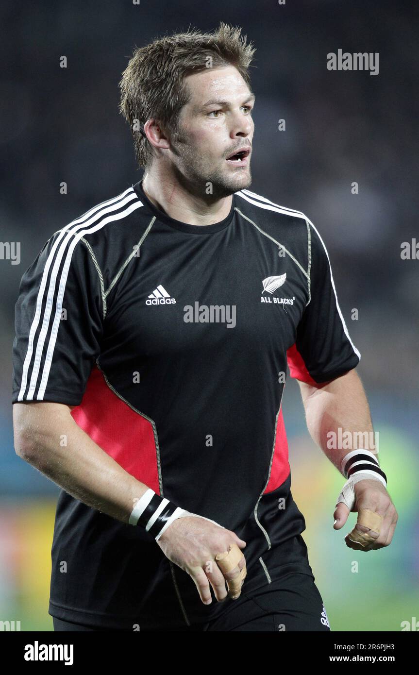 Il capitano neozelandese Richie McCaw si scalda prima di giocare in Francia durante una partita in piscina Della Coppa del mondo di rugby 2011, Eden Park, Auckland, Nuova Zelanda, sabato, Settembre 24, 2011. Foto Stock