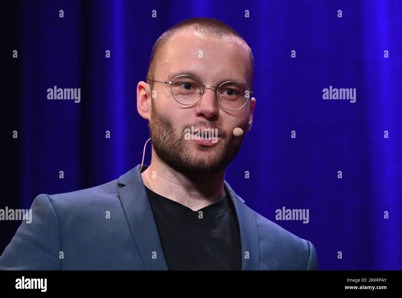 Colonia, Germania. 10th giugno, 2023. Giornalista Dominik Erhard, redattore senior online di Philosophie Magazin, al panel di Phil.Cologne Credit: Horst Galuschka/dpa/Alamy Live News Foto Stock