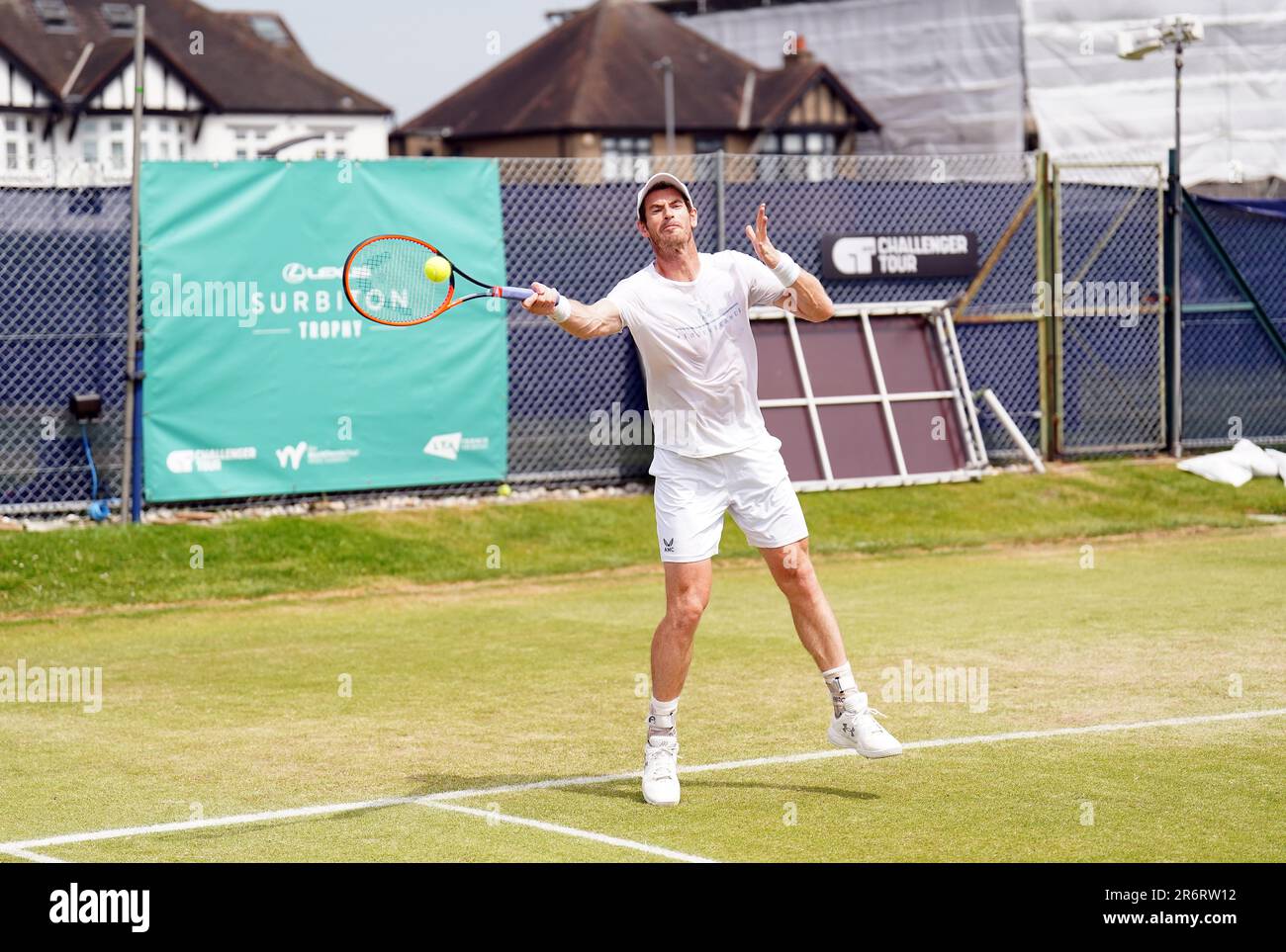 Andy Murray durante una sessione di prove in vista della sua finale il settimo giorno del 2023° Lexus Surbiton Trophy al Surbiton Racket and Fitness Club di Londra. Data immagine: Domenica 11 giugno 2023. Foto Stock