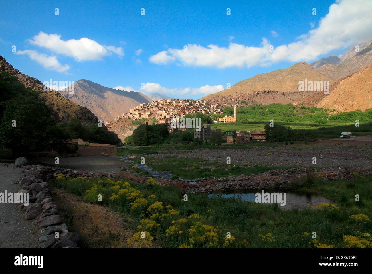 Il villaggio di montagna di Aremd nell'Alto Atlante a sud di Marrakech Marocco Foto Stock