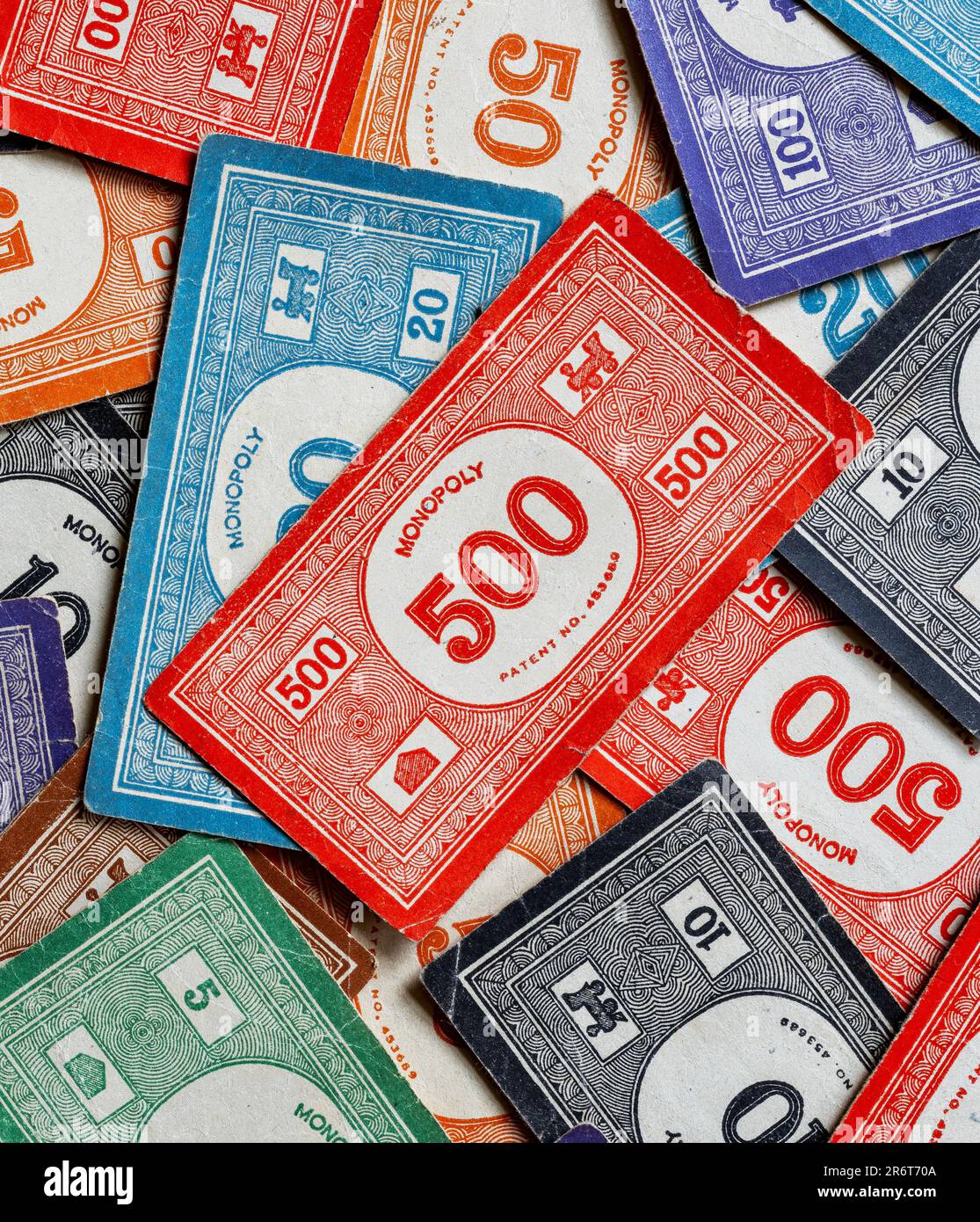 Vintage Monopoly gioco da tavolo, realizzato da Waddington's di Londra e Leeds durante la seconda guerra mondiale mostrando il denaro da gioco Foto Stock