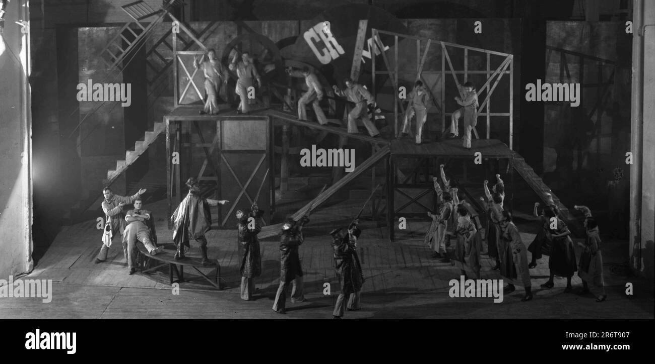 Scenografia per il teatro suona il magnanime Cuckold (le Cocu Magnifique) di F. Crommelynck. Museo: Museo del Teatro Statale Centrale A. Bakhrushin, Mosca. Autore: Lyubov Sergeyevna Popova. Foto Stock