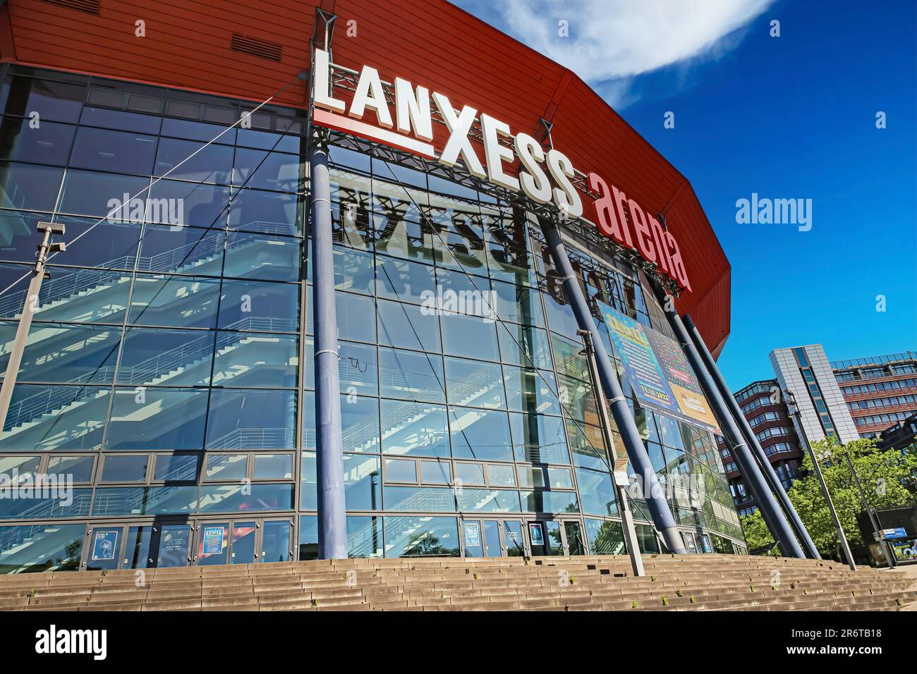 Colonia (Köln), Germania - Giugno 6. 2023: Bella sala eventi tedesca moderna Lanxess Arena Foto Stock