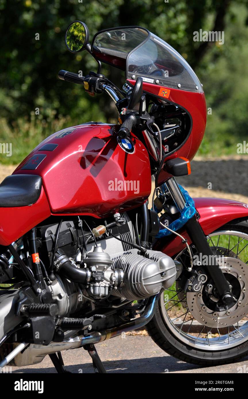 BMW rossa, moto a due cilindri Foto Stock