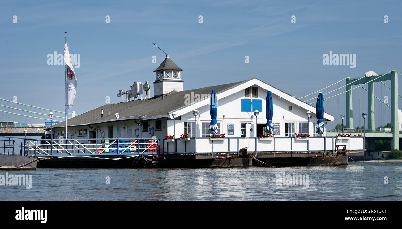 Colonia, Germania 1 2023 giugno: La nave ristorante Bootshaus Albatros sul Reno a Colonia Foto Stock