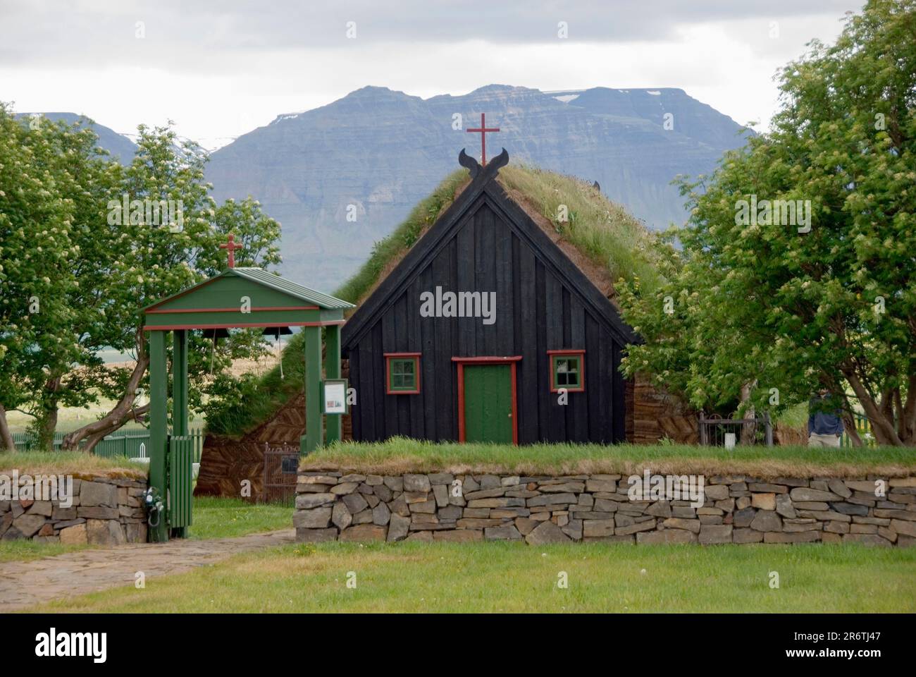 Vidimyrarkirkja, Vidimyri, vicino a Varmahlid. Islanda, casa di zolle, tetto verde, chiesa di torba Foto Stock