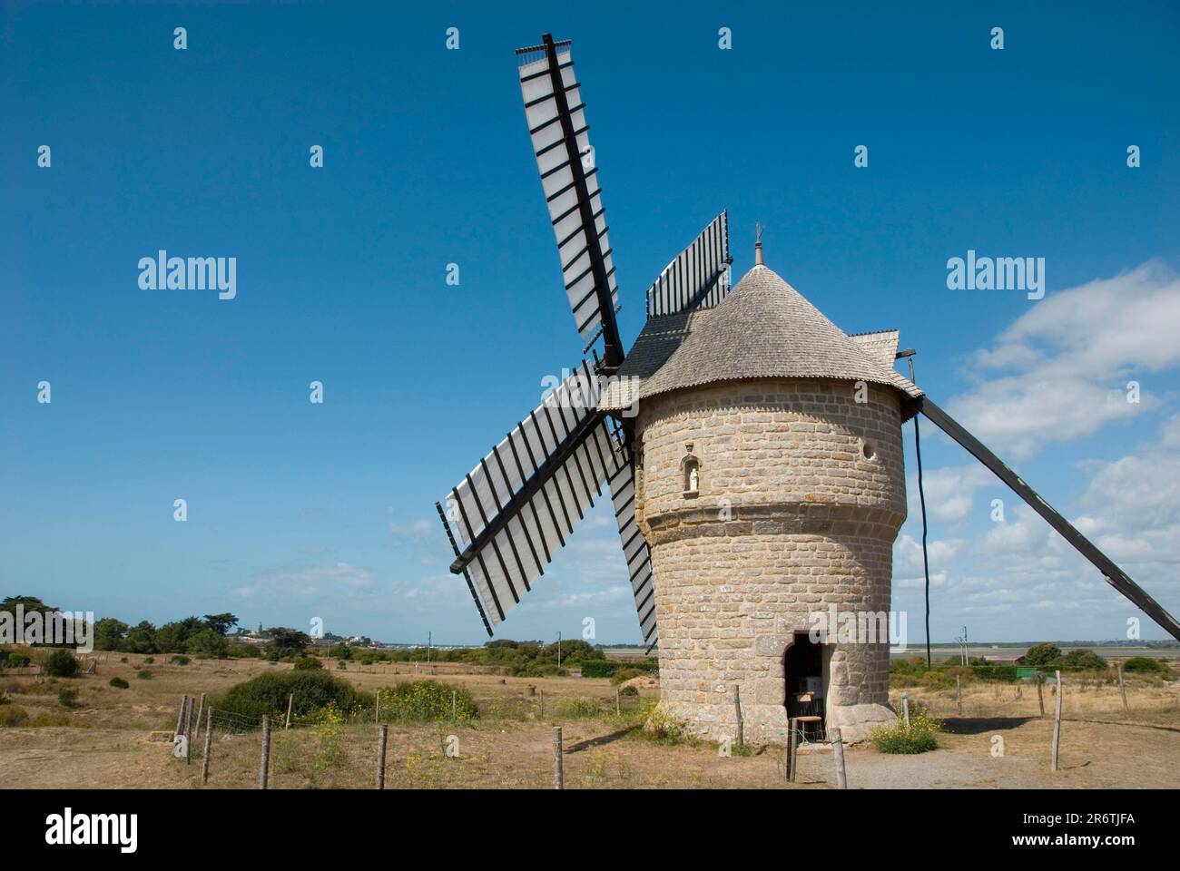 Mulino a vento, Moulin Faise, Batz-sur-Mer, Loire Atlantique, Pays de la Loire, Francia Foto Stock