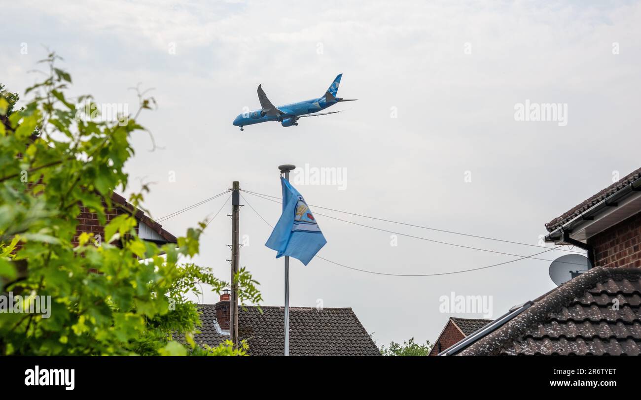 L'aereo della città di Manchester atterra all'aeroporto di Manchester, vincendo gli alti Chapions. Foto Stock