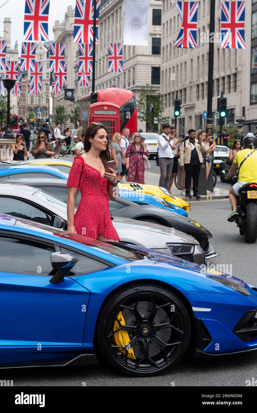 Westminster, Londra, Regno Unito. 11th Giu, 2023. Il Gumball 3000, che prende il nome dal film del 1976 The Gumball Rally, è un rally internazionale di 3.000 miglia, che si svolge su strade pubbliche in tutto il mondo. L'evento si terrà questa sera presso la centrale elettrica di Battersea, con un certo numero di appassionati non coinvolti che visiteranno Westminster prima di dirigersi all'incontro. Foto Stock