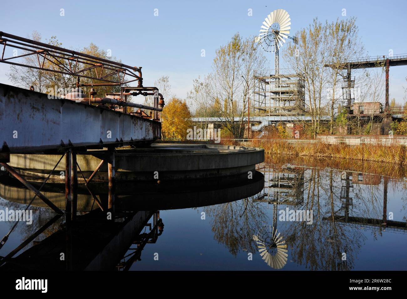 Sito industriale in disuso, Route Industriekultur, Parco paesaggistico di Duisburg-Nord, ex Ironworks di Meiderich, Duisburg, Ruhr Area, Nord Foto Stock