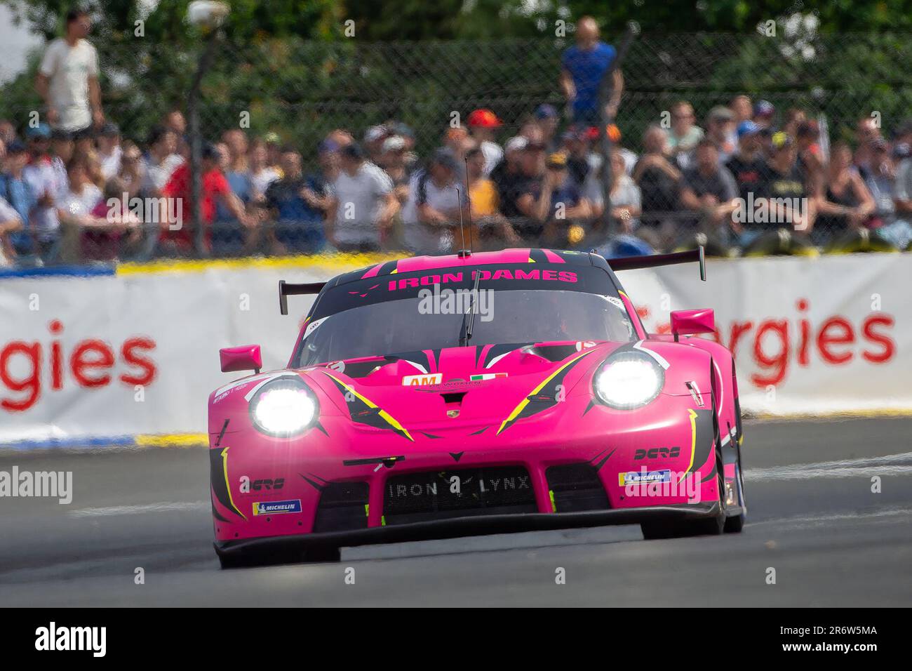 Le Mans, Francia. 11th giugno, 2023. Le Mans, Francia. 11th giugno, 2023. #85, le Mans, Francia, sabato 10th GIUGNO 2023: Sarah Bovy, Michelle Gatting, Rahel Frey, Team Iron Dames, Porsche 911 RSR -19 auto, LMGTE am Class, durante la gara della 24H di le Mans del 10th giugno. Foto Stock