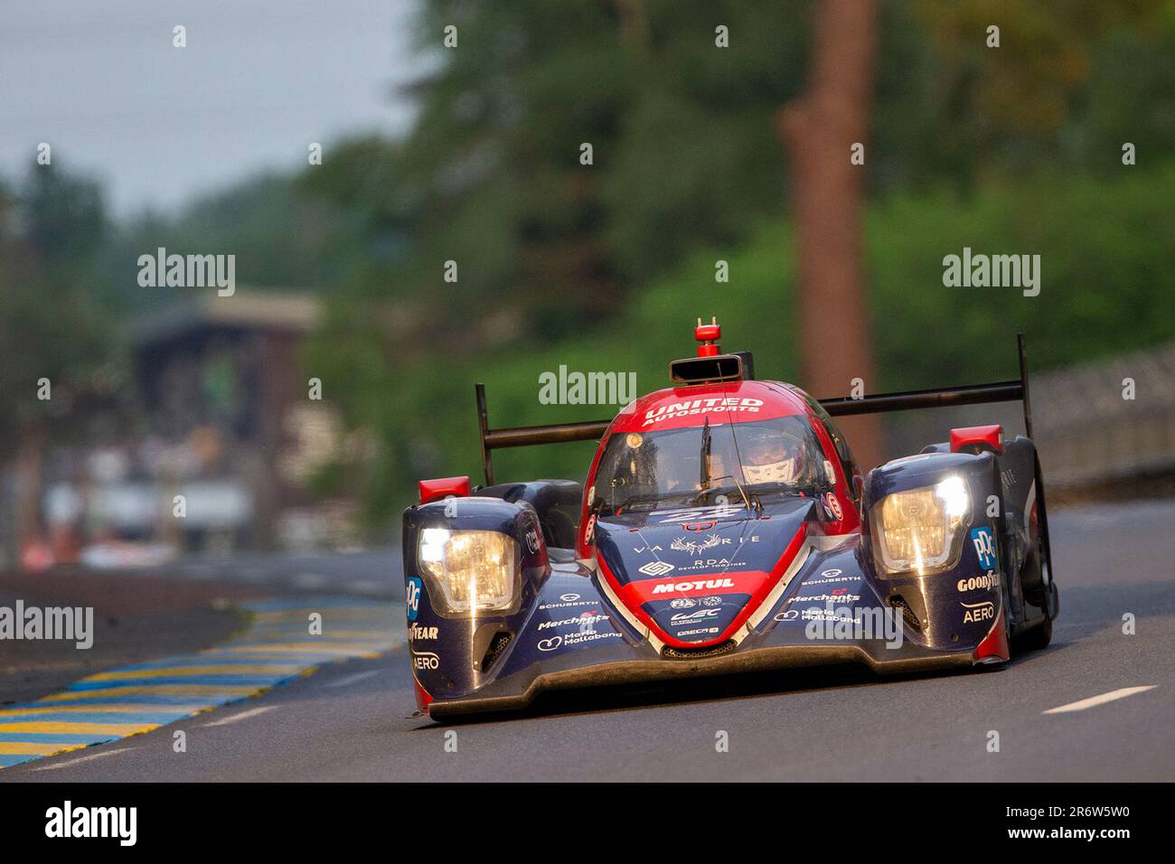 Le Mans, Francia. 11th giugno, 2023. #22, le Mans, Francia, sabato 10th GIUGNO 2023: Frederick Lubin, Philip Hanson, Felipe Albuquerque, Team United Autosport, Oreca 07 - Gibson auto, Classe LMP2, durante la gara della 24H di le Mans del 10th giugno. Il team Autosport Unito si disputano nella classe LMP2 nella 24 ore di le Mans evento sul circuito de la Sarthe, le Mans, Francia, raceday 11 GIUGNO 2023: Durante il 24H di le Mans il 11th 2023 giugno sul circuito de la Sarthe, immagine a pagamento, Foto copyright © Geert FRANQUET/ATP immagini (FRANQUET Geert /ATP/SPP) Credit: SPP Sport Press Photo. Foto Stock Le Mans, Francia. 11th giugno, 2023. #22, le Mans, Francia, sabato 10th GIUGNO 2023: Frederick Lubin, Philip Hanson, Felipe Albuquerque, Team United Autosport, Oreca 07 - Gibson auto, Classe LMP2, durante la gara della 24H di le Mans del 10th giugno. Il team Autosport Unito si disputano nella classe LMP2 nella 24 ore di le Mans evento sul circuito de la Sarthe, le Mans, Francia, raceday 11 GIUGNO 2023: Durante il 24H di le Mans il 11th 2023 giugno sul circuito de la Sarthe, immagine a pagamento, Foto copyright © Geert FRANQUET/ATP immagini (FRANQUET Geert /ATP/SPP) Credit: SPP Sport Press Photo. Foto Stock