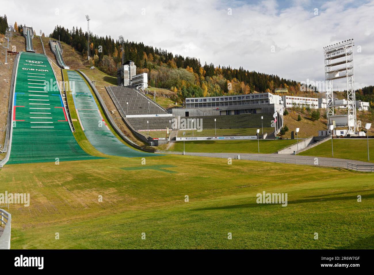 Salto con gli sci nordici, impianto olimpico, Lillehammer, impianto di salto con gli sci, salto con gli sci, Norvegia Foto Stock