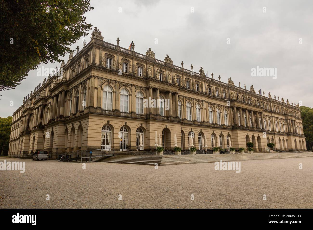 Palazzo Herrenchiemsee sull'isola di Herreninsel, nel lago di Chiemsee, in Baviera, Germania Foto Stock