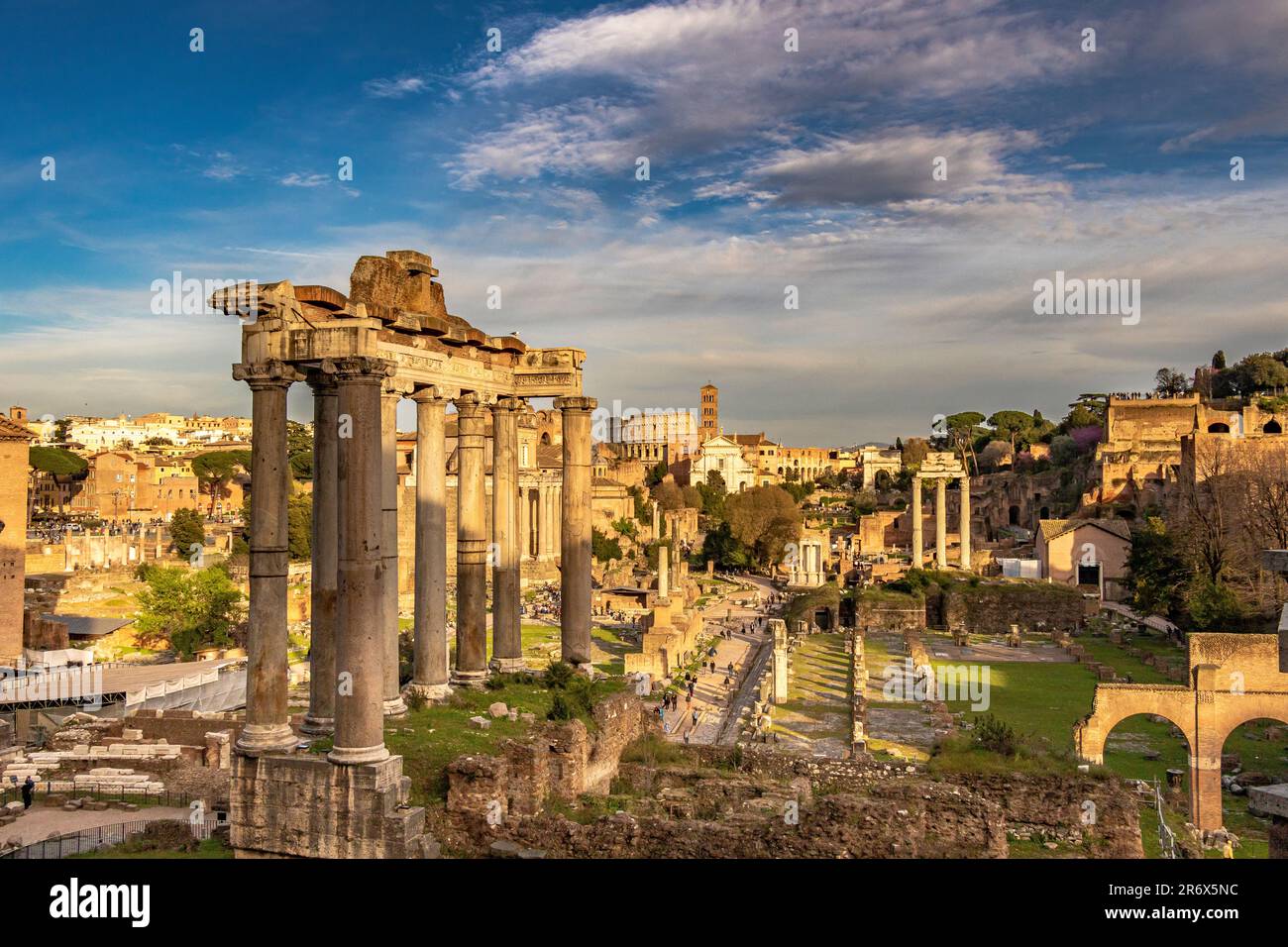 Il Foro Romano nel centro storico di Roma è un sito patrimonio dell'umanità dell'UNESCO, Roma Foto Stock