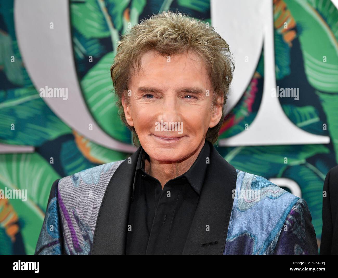 Barry Manilow arrives at the 76th annual Tony Awards on Sunday, June 11, 2023, at the United Palace theater in New York. (Photo by Evan Agostini/Invision/AP) Foto Stock