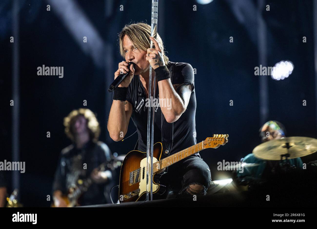 Keith Urban si esibisce durante il giorno 2 del CMA Fest al Nissan Stadium giovedì 9 giugno 2023 a Nashville, Tennessee. (Foto di Amiee Stubbs/ImageSPACE/Sipa USA) Credit: Sipa USA/Alamy Live News Foto Stock