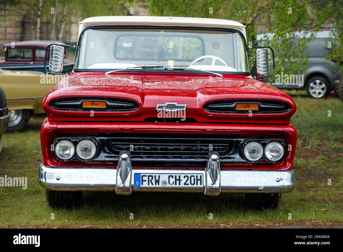 FINOWFURT, GERMANIA - 06 MAGGIO 2023: Il pick-up full-size Chevrolet Apache C20. Festival di gara 2023. Apertura stagionale. Foto Stock