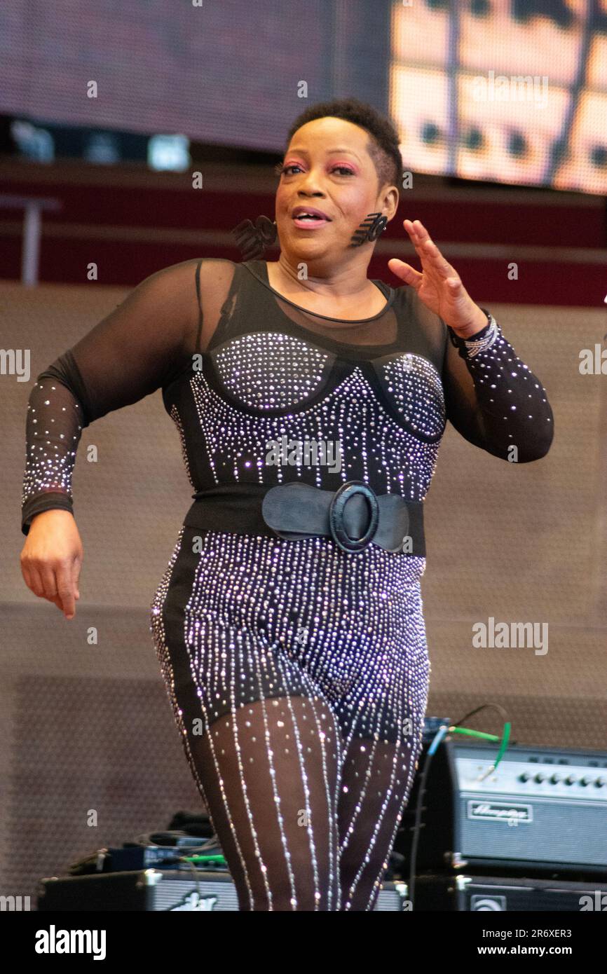 10 giugno 2023, Chicago, il, USA: Il Chicago Blues Festival ha continuato con un forte ritmo sabato sera 10th giugno. Le esibizioni di strong Blues hanno fatto ballare la folla con le braccia in aria. SugarRay Rayford, Demetria Taylor e la Mike Wheeler Band e Mud Morganfield (figlio di Muddy Waters) con una blues star stuudded band sono stati gli atti della serata. (Credit Image: © Karen I. Hirsch/ZUMA Press Wire) SOLO PER USO EDITORIALE! Non per USO commerciale! Foto Stock