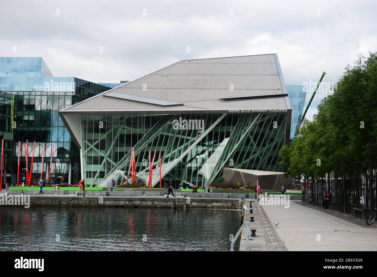 Bord Gáis Energy Theatre presso la Grand Canal Square a Dublino, Irlanda. Foto Stock