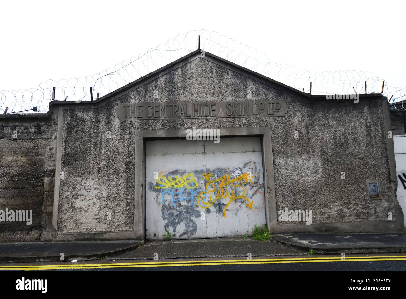 The Central Hide & Skin Co Ltd su Watling Street a Dublino, Irlanda. Foto Stock