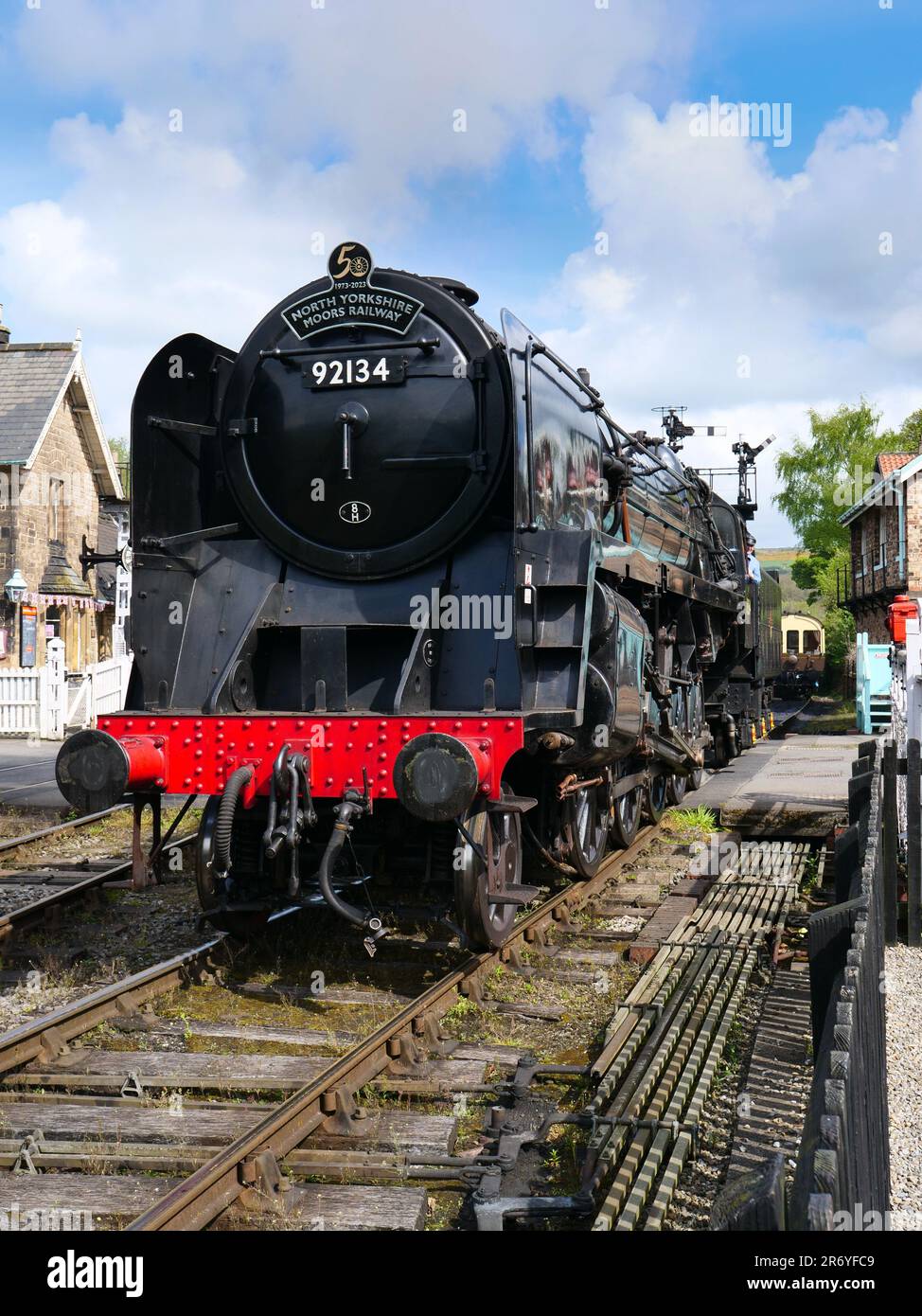 North York Moors Railway Steam Engine BR 9F No. 92134 a Grosmont Station Foto Stock