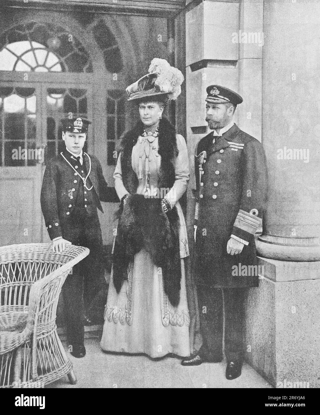 Re Giorgio V e Regina Maria con l'erede al trono, il Principe di Galles. Foto Stock
