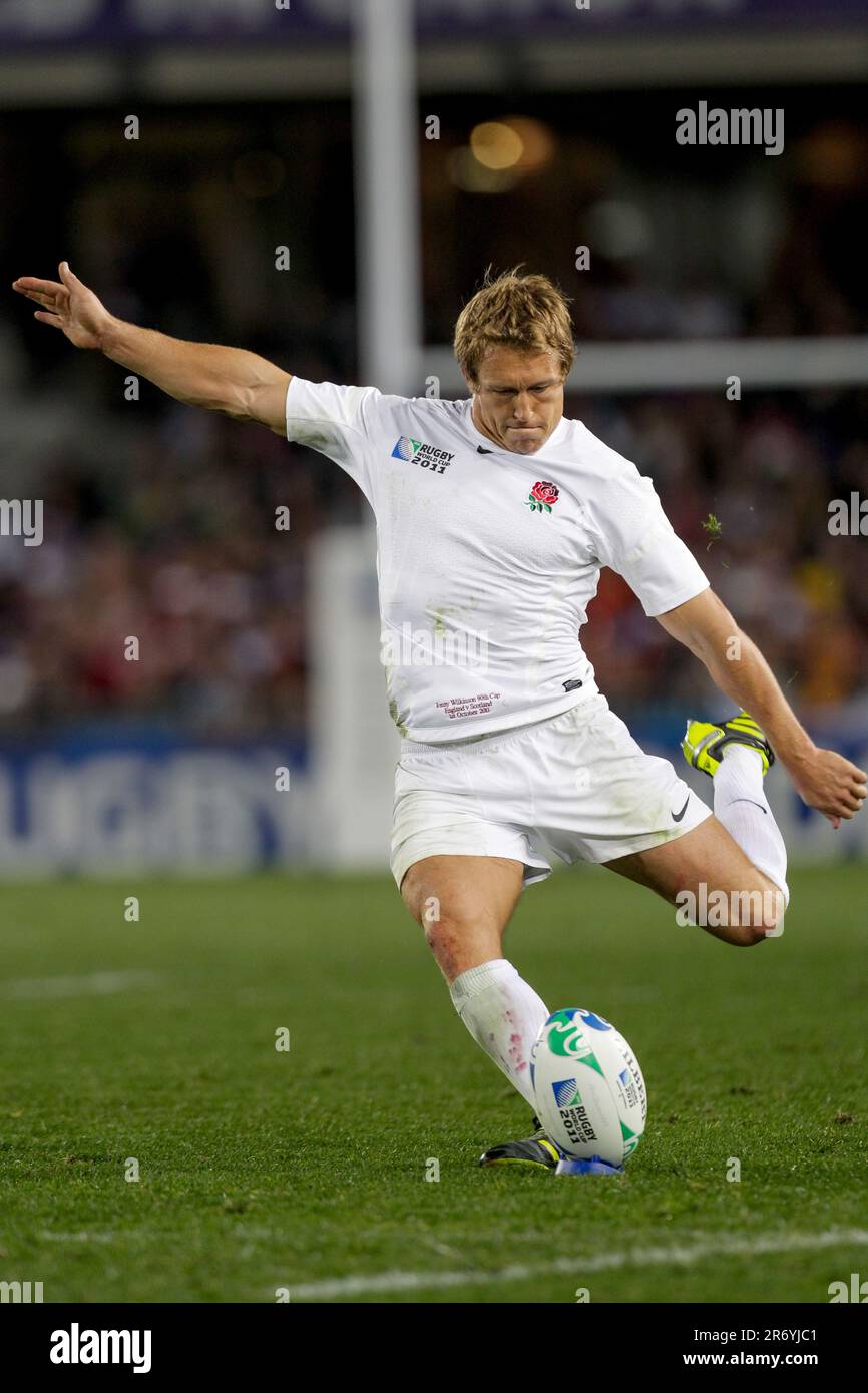 Jonny Wilkinson in Inghilterra ha calci di rigore contro la Scozia durante una partita del Pool B della Coppa del mondo di rugby 2011, Eden Park, Auckland, Nuova Zelanda, sabato, Ottobre 01, 2011. Foto Stock