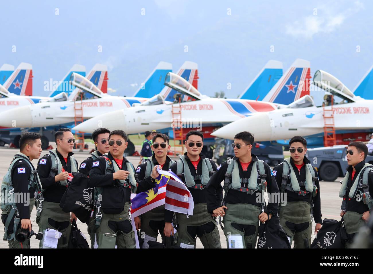 Langkawi International Maritime and Aerospace Exhibition 2023 (LIMA23) X The 53rd Air Demonstration Group "Black Eagle" (블랙이글스) Foto Stock