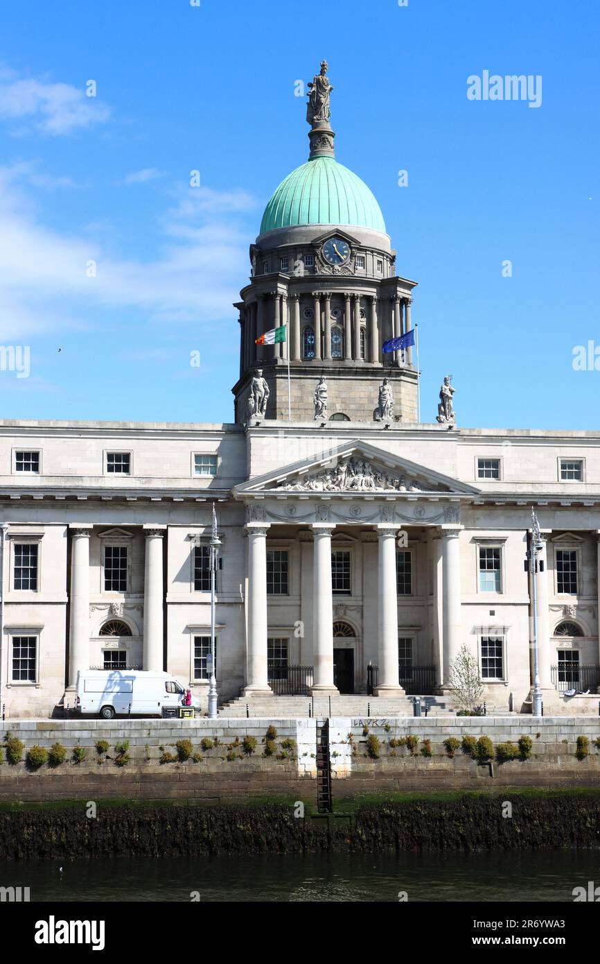 Dogana sulle rive del fiume Liffey, Dublino, Irlanda Foto Stock