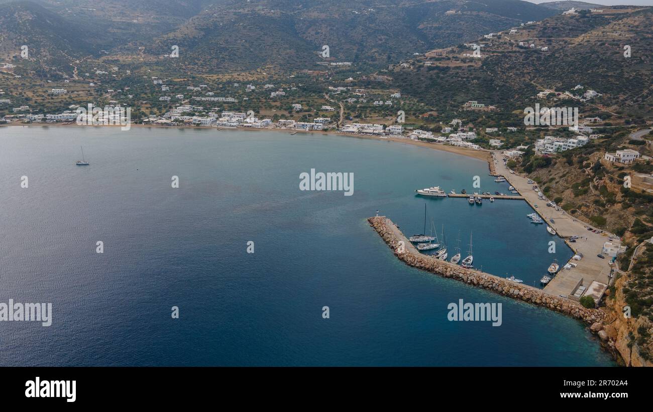 Il porto turistico di Platis Gialos, isola di Sifnos, Grecia Foto Stock