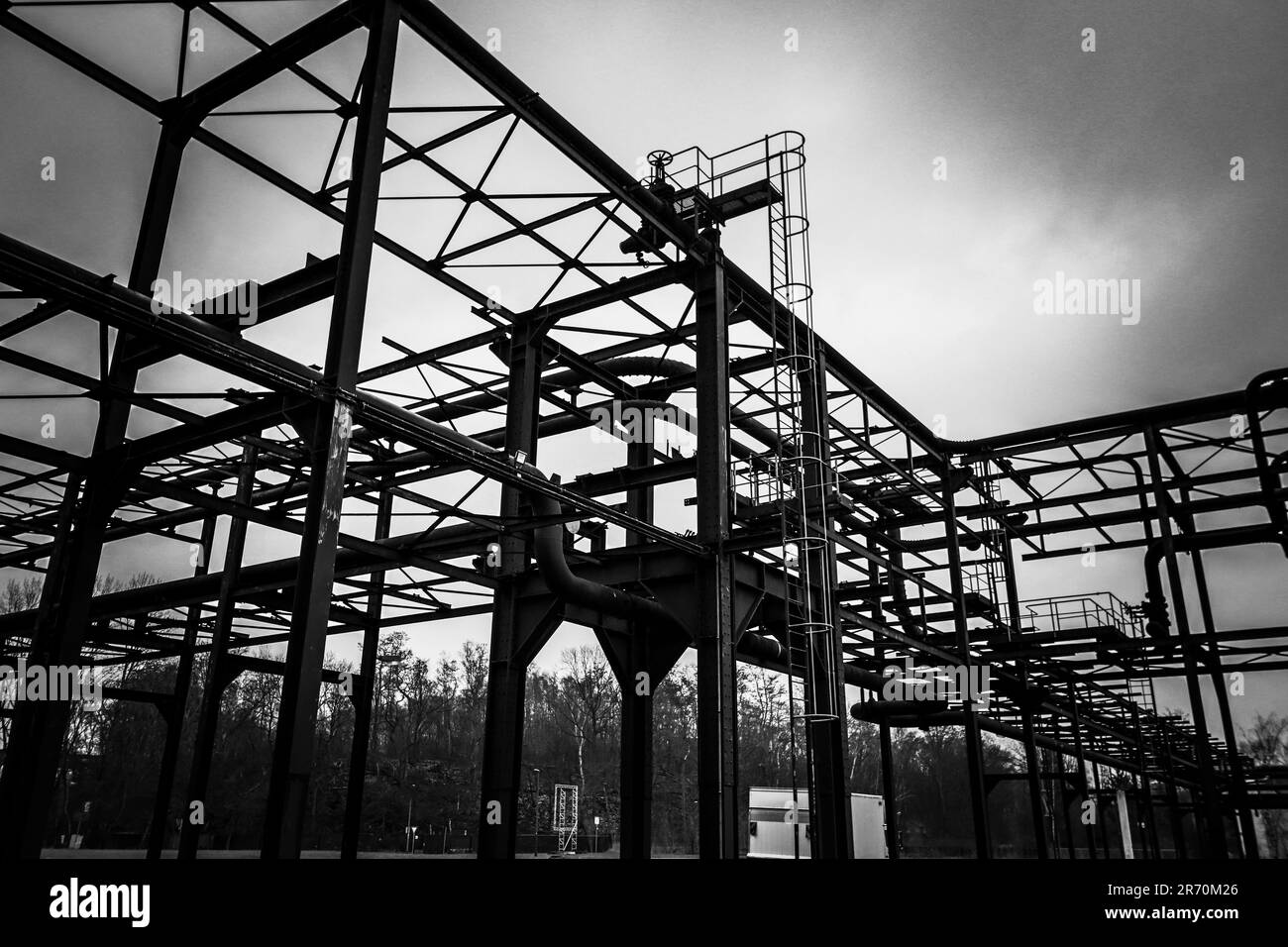 fabbrica industriale in bianco e nero Foto Stock
