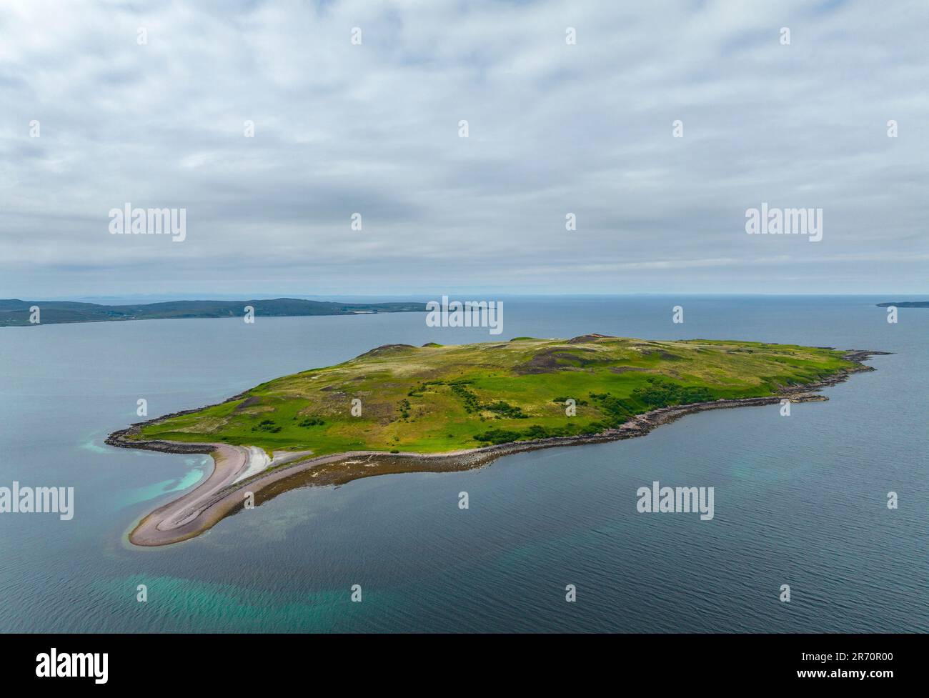 Vista aerea dell'isola di Gruinard sulla baia di Gruinard a Wester Ross, Scozia, Regno Unito Foto Stock