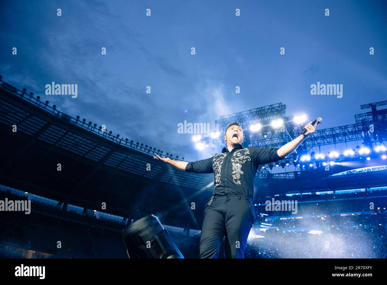 Torino, Italia. 10 giugno 2023. Il cantante italiano Tiziano ferro si è esibito dal vivo sul palco dello Stadio Grande Torino. Credito: Andrea Pinna Foto Stock