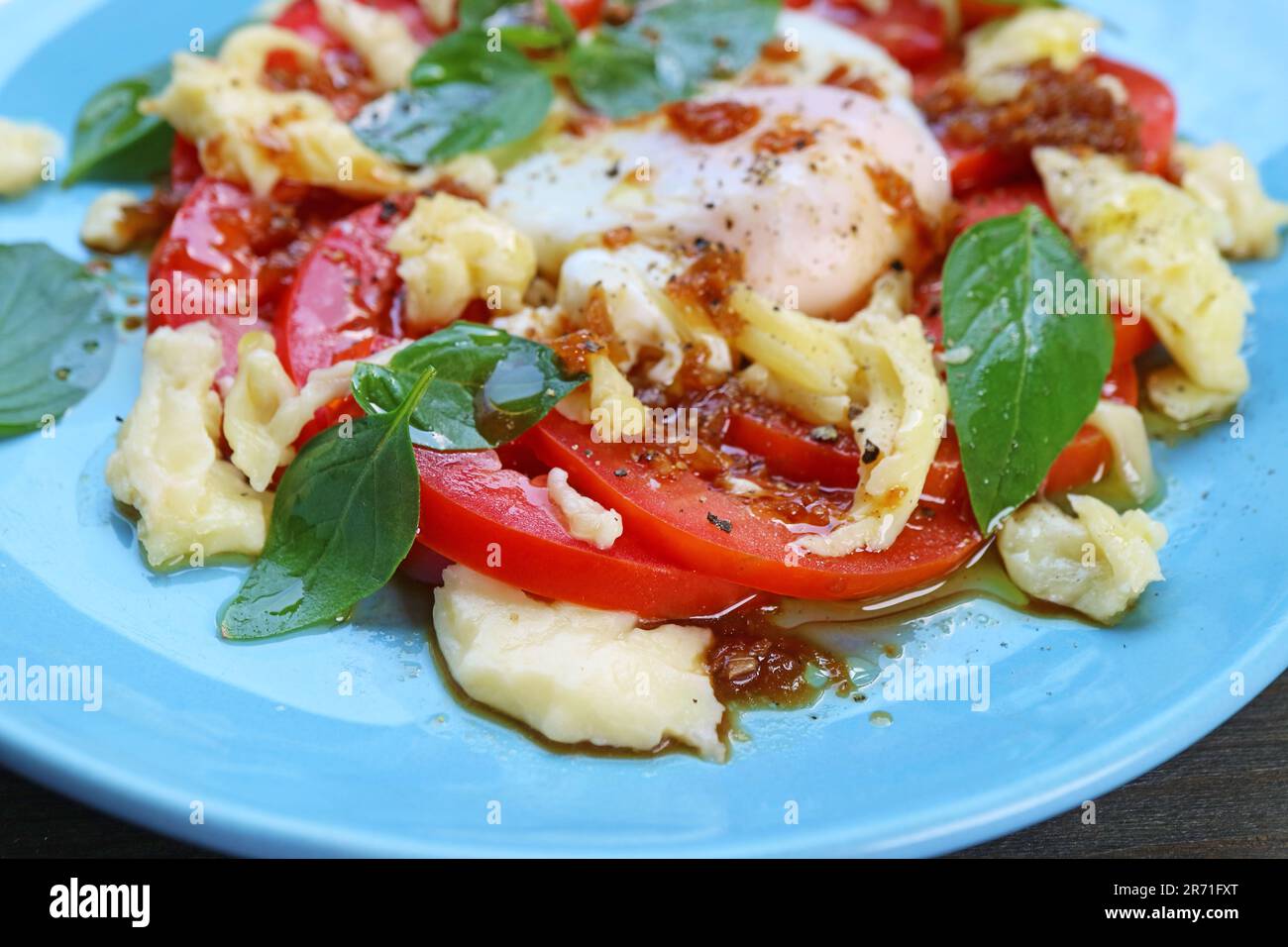 Primo piano di appetitosa insalata caprese fatta in casa Foto Stock