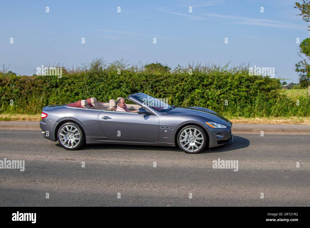 2011 Grey Maserati GranCabrio Auto V8 MC Shift Auto Cabriolet benzina 4691 cc; al Classic & Performance Motor Show a Hoghton Tower; Supercar Showtime Giugno 2023 Foto Stock