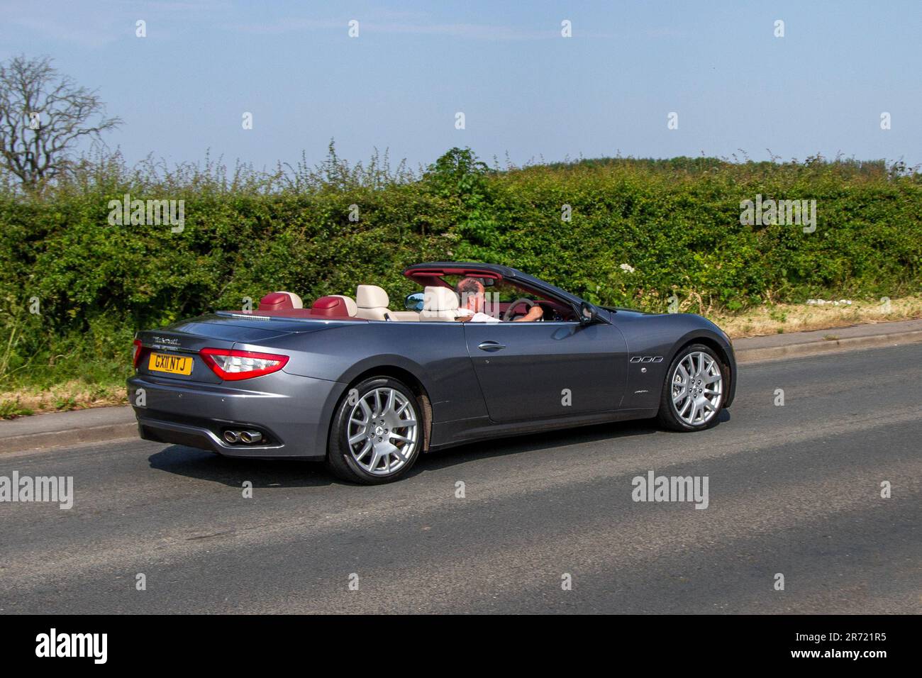 2011 Grey Maserati GranCabrio Auto V8 MC Shift Auto Cabriolet benzina 4691 cc; al Classic & Performance Motor Show a Hoghton Tower; Supercar Showtime Giugno 2023 Foto Stock