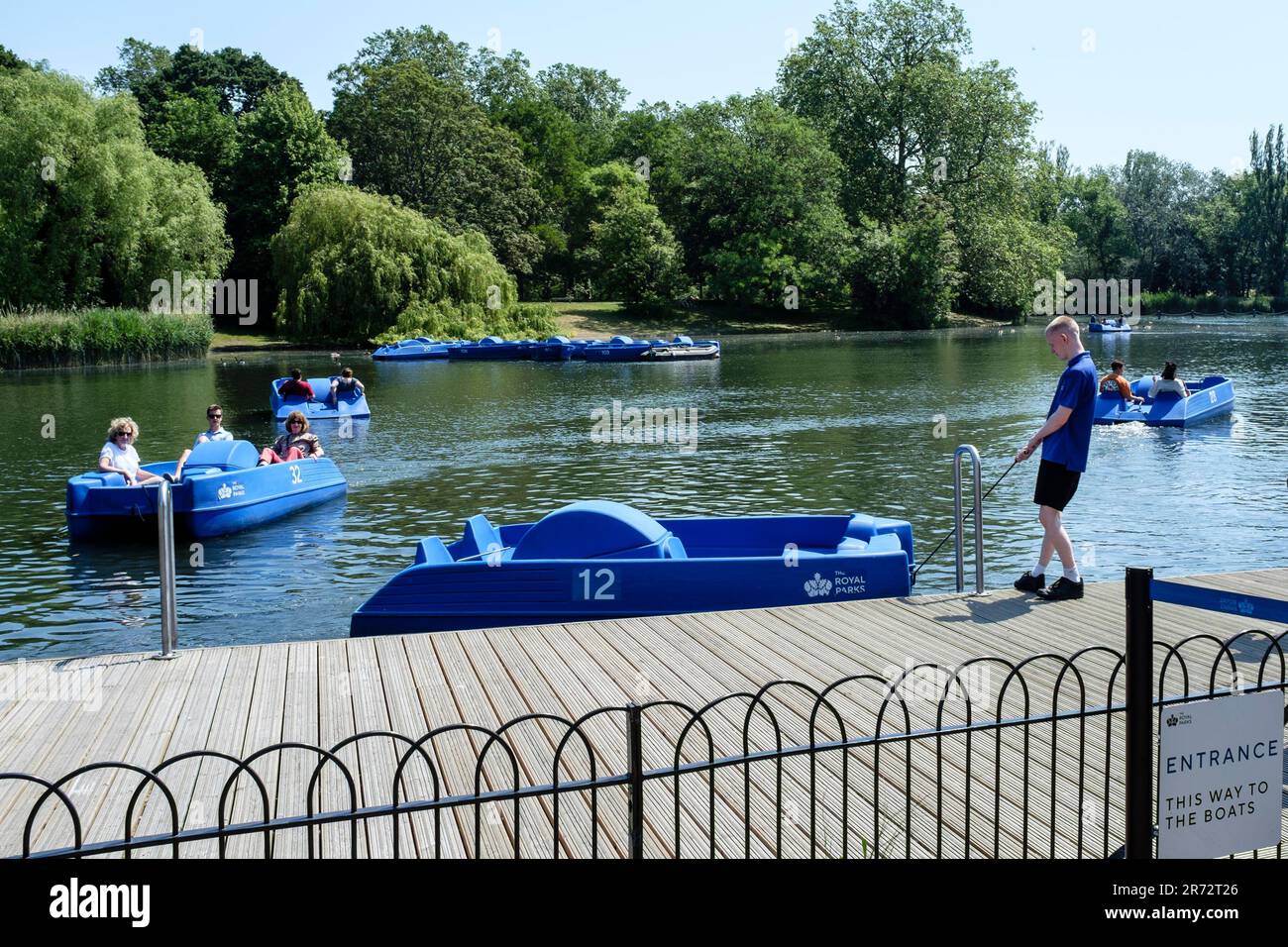 Il lago per imbarcazioni del Regent's Park, Londra, Regno Unito Foto Stock