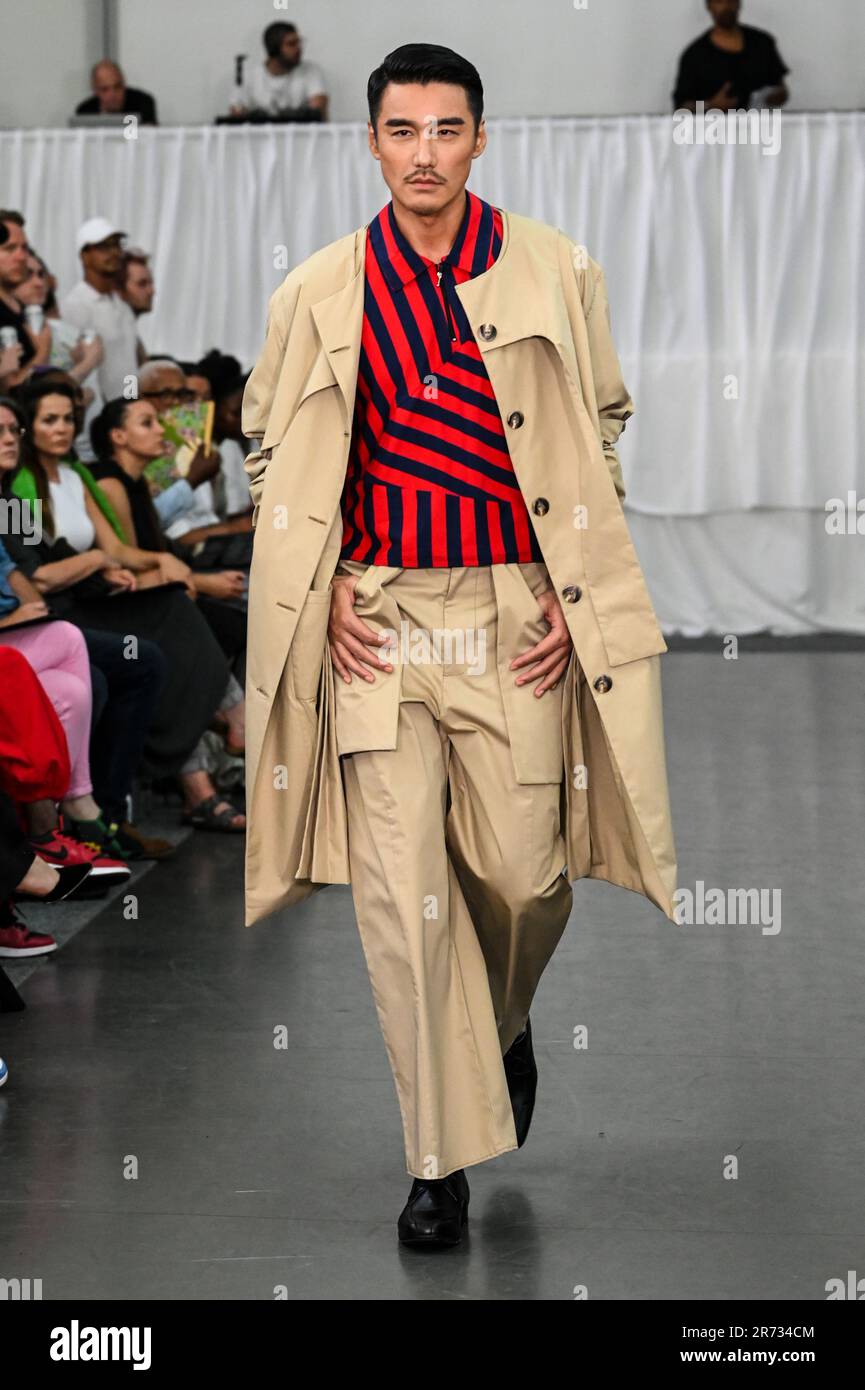 Londra, Regno Unito. Giugno 12 2023. HU Bing '胡兵' è un attore, modella, cantante, designer e produttore cinese sulla passerella della London Fashion Week 2023 - University of East London - Students Emerging Designer Show and Presentation at the Great Hall, University of East London, Stratford Campus. Credit: Vedi li/Picture Capital/Alamy Live News Foto Stock