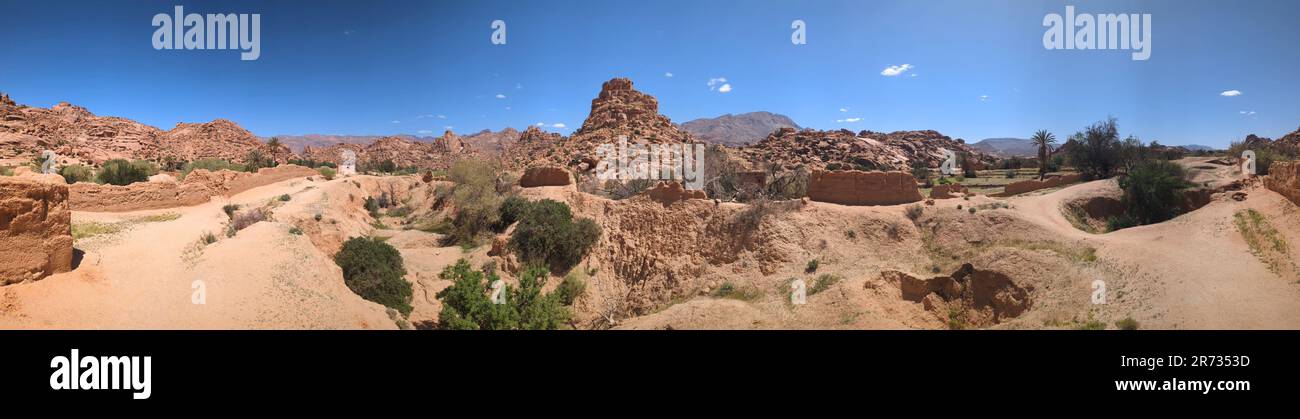 Vista panoramica del famoso cappello Napoleone nella valle di Tafrout, sulle montagne dell'Anti-Atlante, Marocco Foto Stock