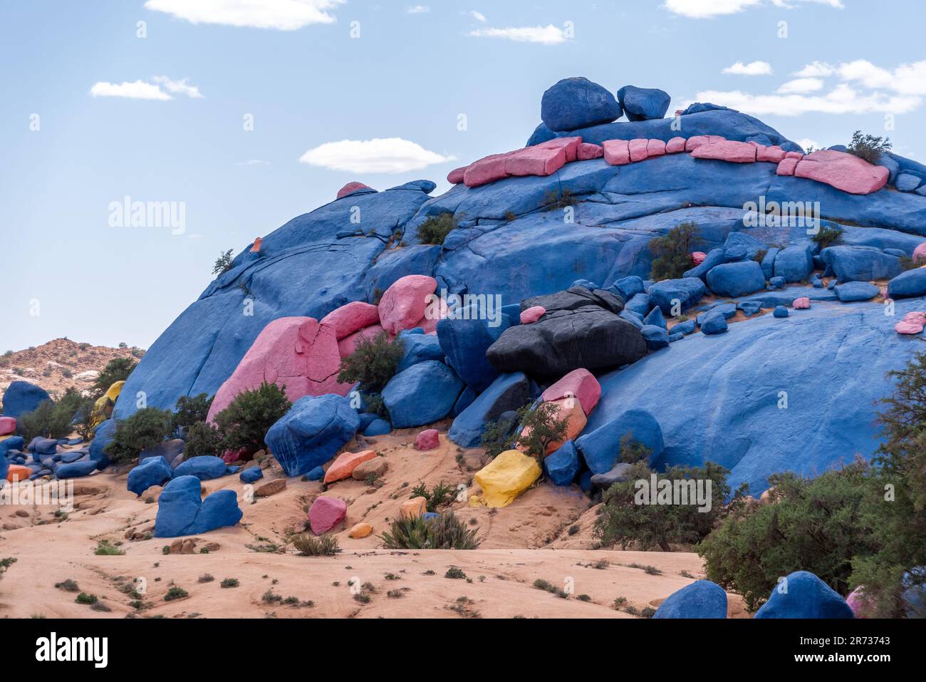 Famose rocce dipinte nella valle di Tafraoute nel sud del Marocco Foto Stock