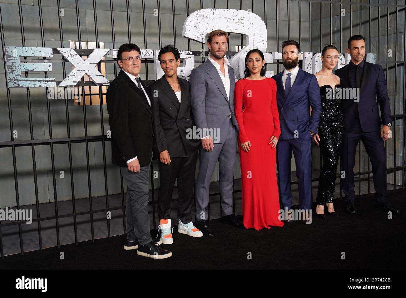 New York, NY, Stati Uniti. 12th giugno, 2023. Anthony Russo, Adam Bessa, Chris Hemsworth, Golshifteh Farahani, Sam Hargrave, Orga Kurylenko, Daniel Bernhadt agli arrivi per L'ESTRAZIONE 2 Premiere, Jazz al Lincoln Center, New York, NY 12 giugno 2023. Credit: Kristin Callahan/Everett Collection/Alamy Live News Foto Stock