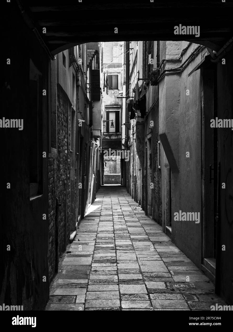 Vicolo nel centro storico di Venezia Foto Stock