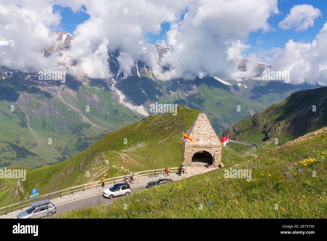 Vista dall'alto sulla strada alpina Fuscher Törl, Großglockner Foto Stock