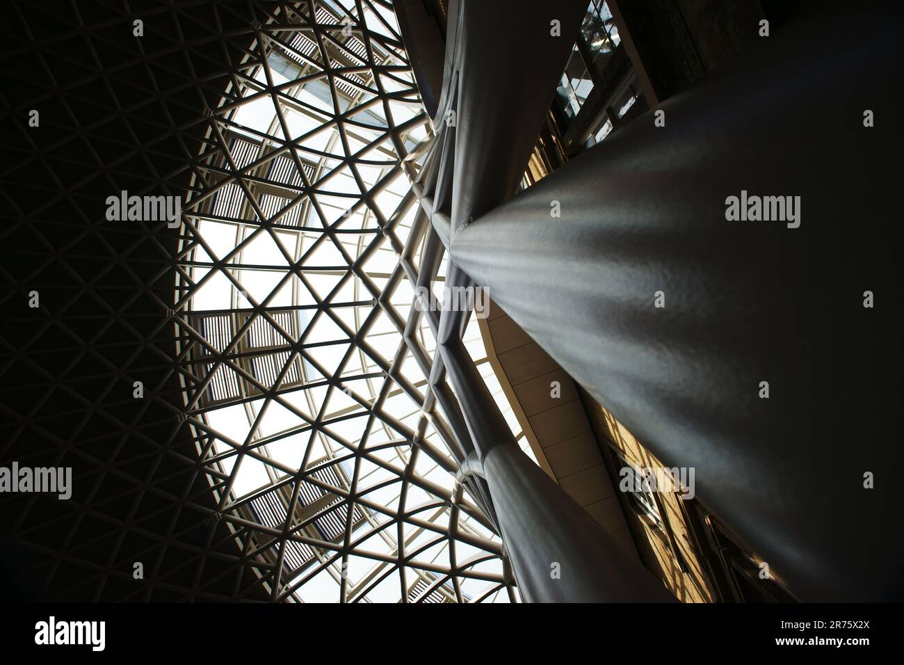 Dettaglio dell'architettura della stazione ferroviaria di Londra Waterloo - astratto Foto Stock
