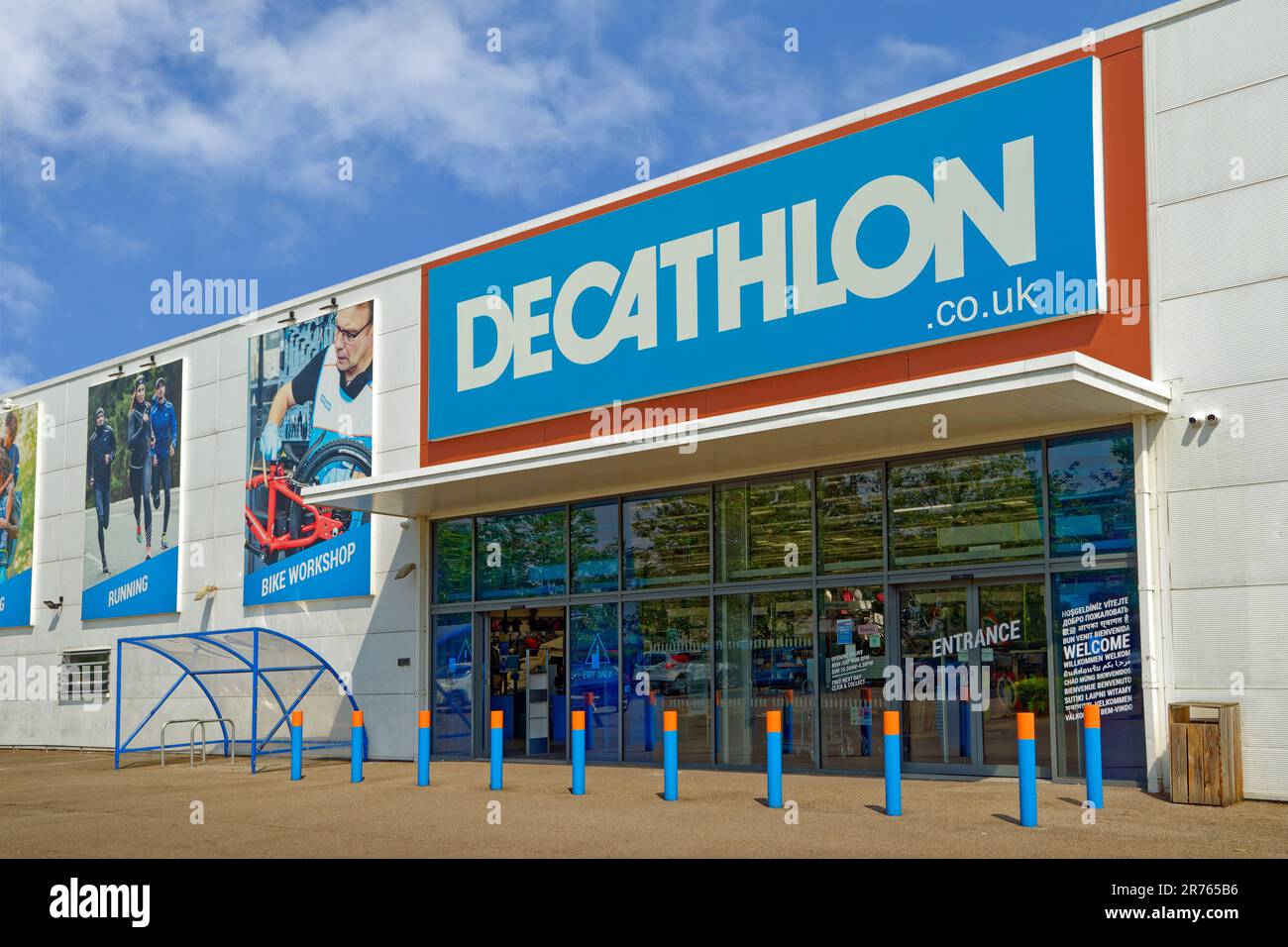 Negozio Decathlon a Warrington, Cheshire, Inghilterra. Foto Stock